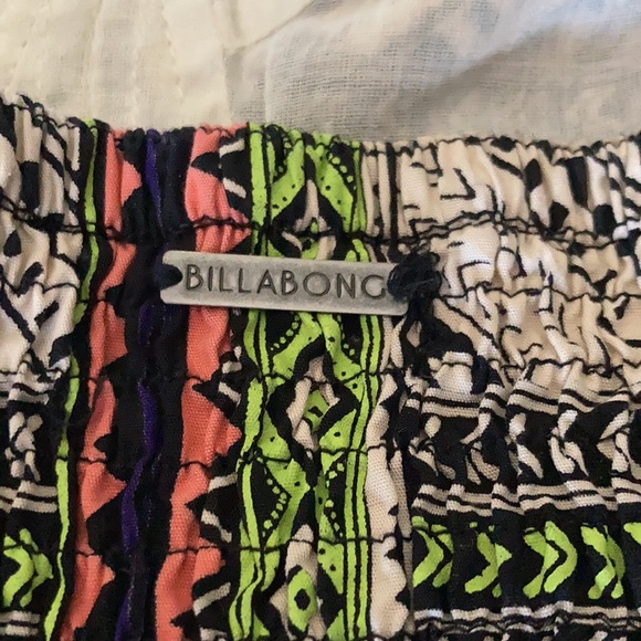 Strapless Light Flowy Top - Picture 4 of 4